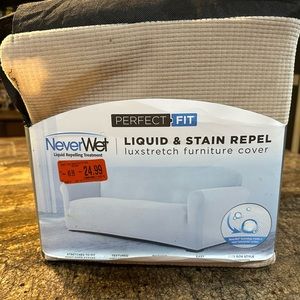 Perfect Fit Liquid &‎ Stain Repel furniture cover